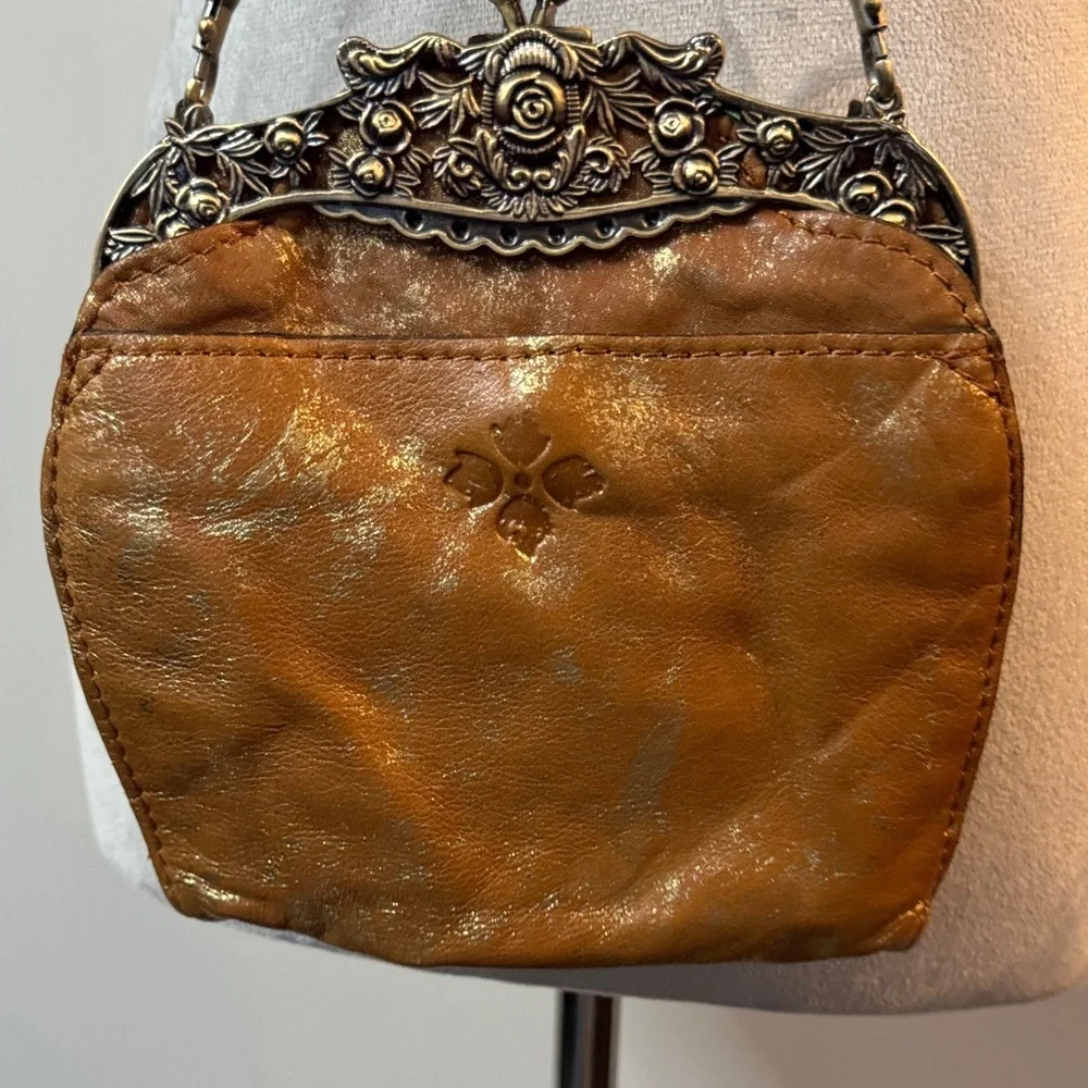 Patricia Nash Provençal Escaoe Beaded Carmonita Small Frame leather Clutch EUC